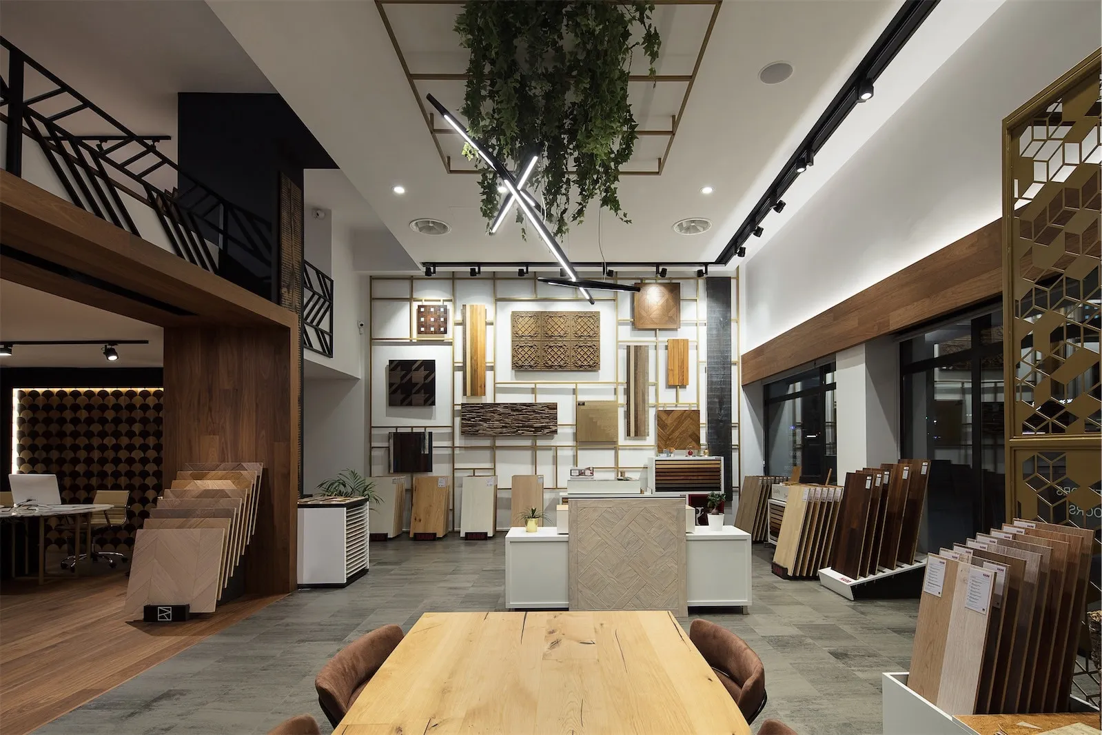 ROUNTOS WOODEN FLOORS-image