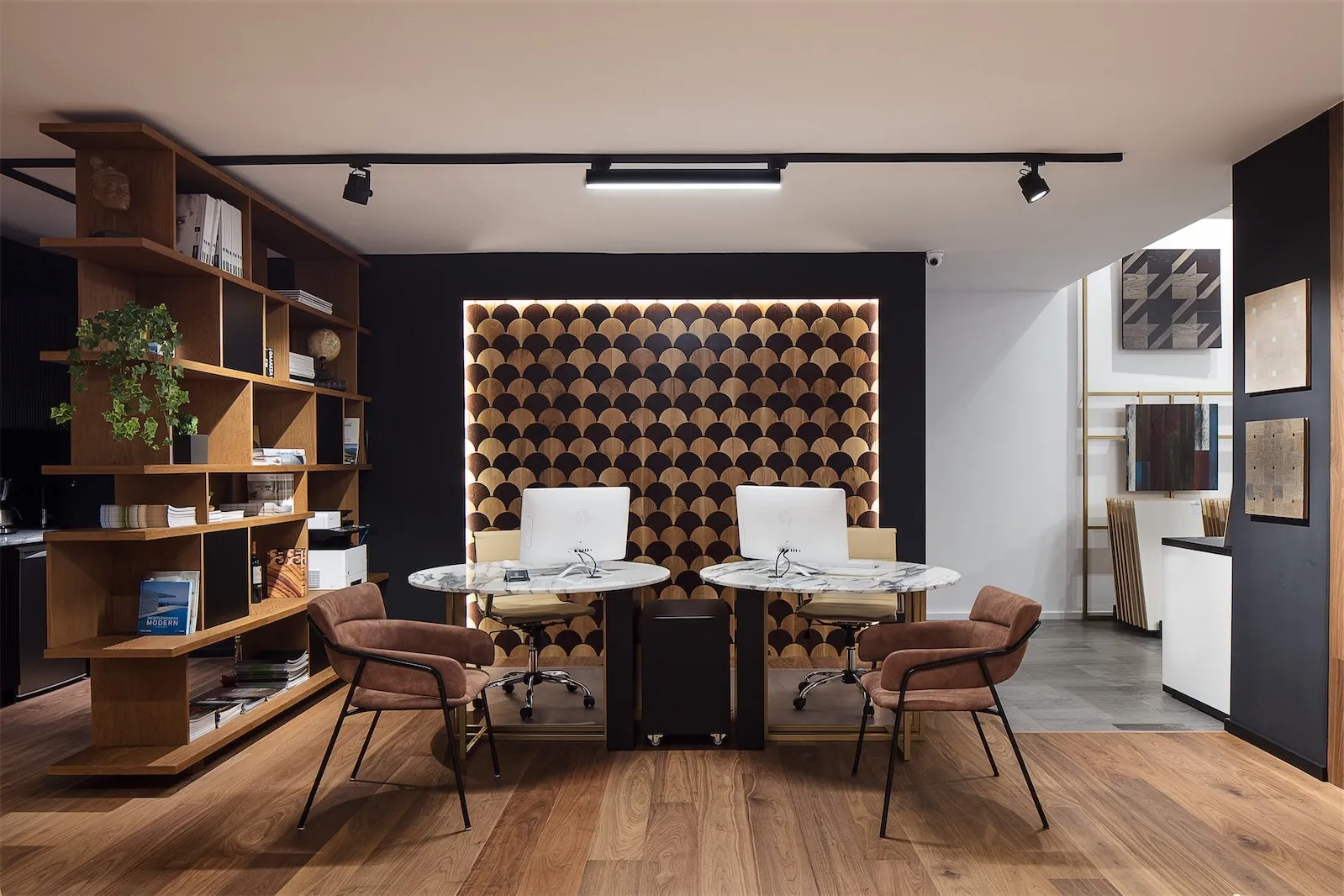 ROUNTOS WOODEN FLOORS-image