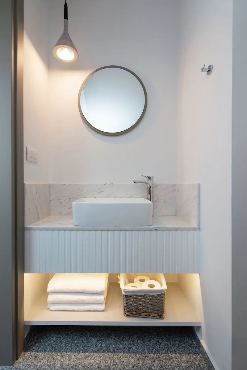 REZI HOTEL-image