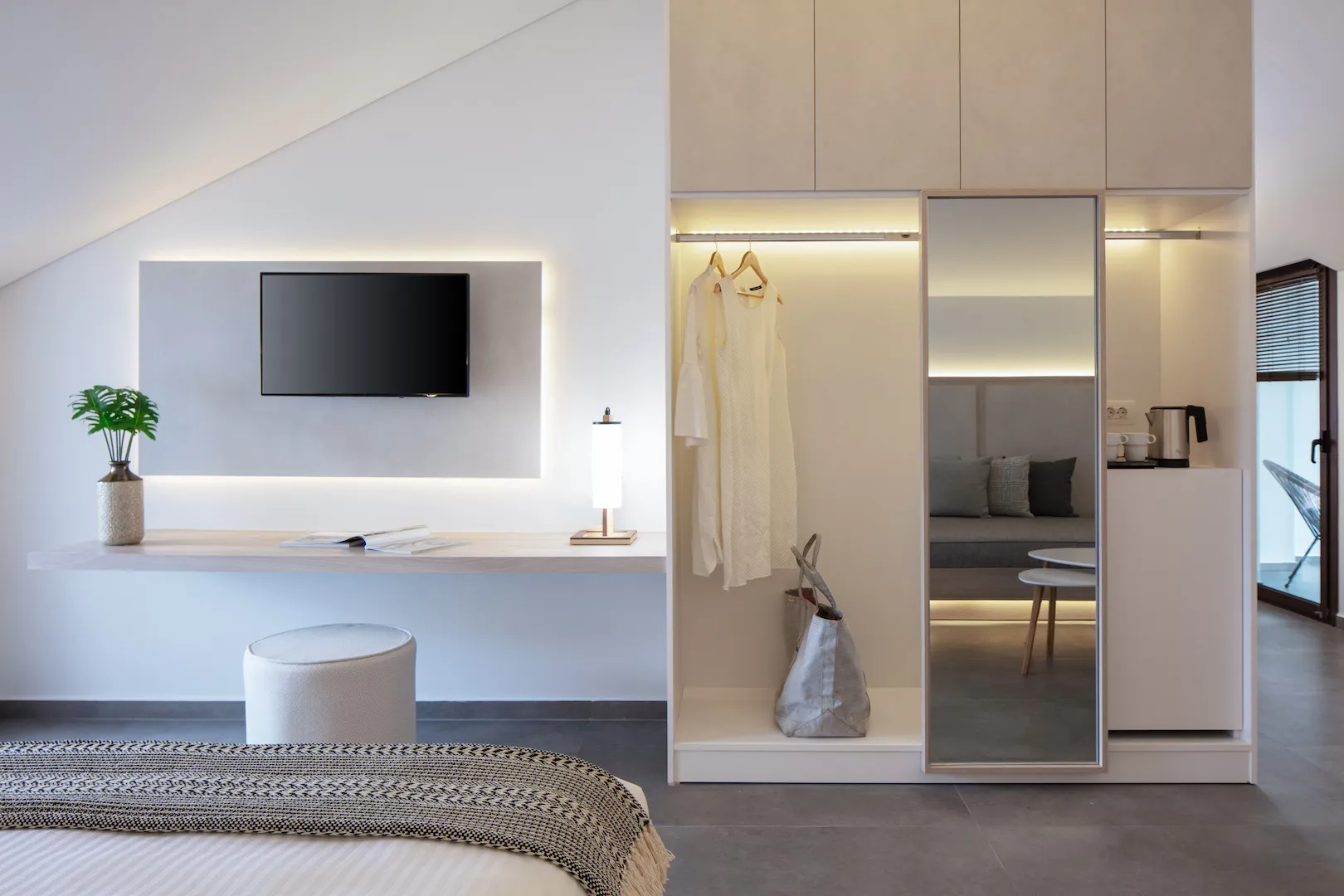 REZI HOTEL-image
