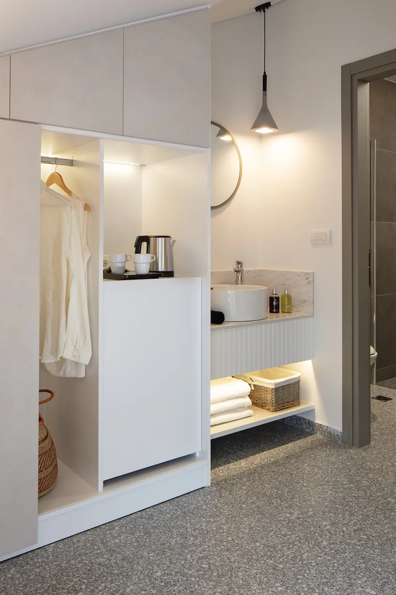 REZI HOTEL-image
